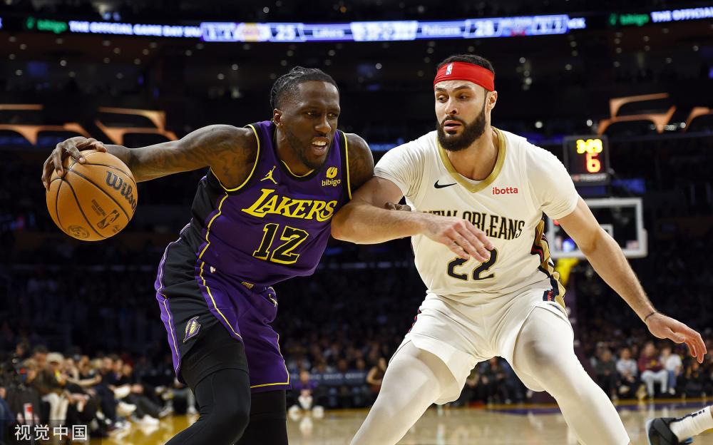 贯穿于她的 贯穿于她的