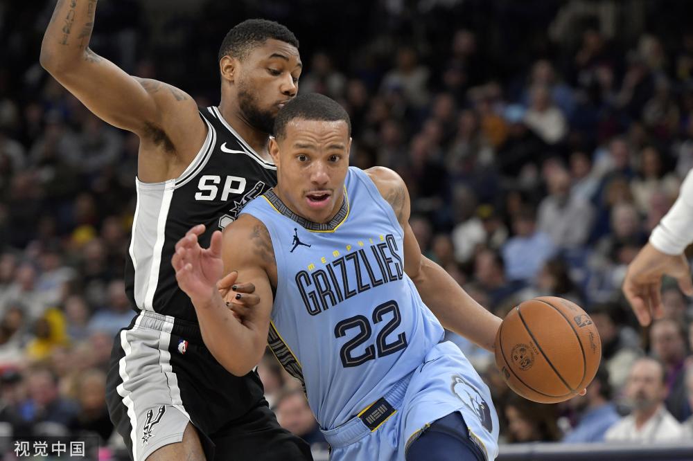 仍坚持站在 仍坚持站在